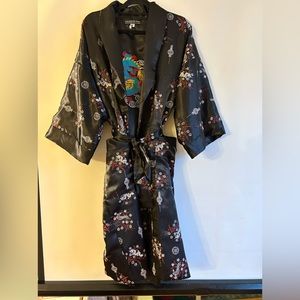 Elegant Black Floral Women's Robe